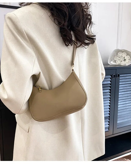 Fashionable and trendy solid-color handbag