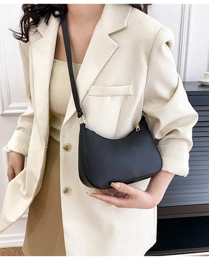 Fashionable and trendy solid-color handbag