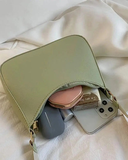 Fashionable and trendy solid-color handbag
