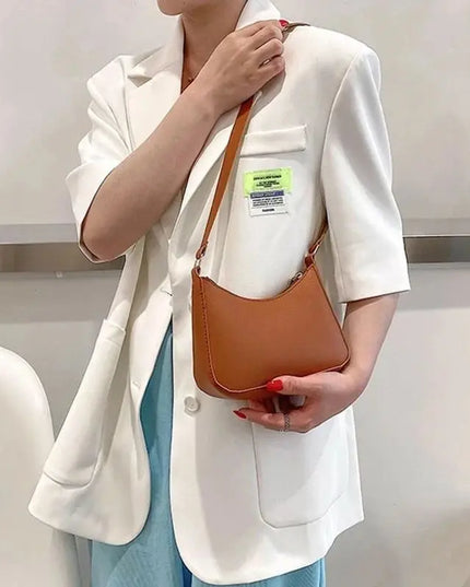Fashionable and trendy solid-color handbag