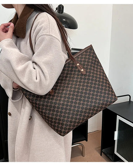 Large women's handbag, simple and versatile