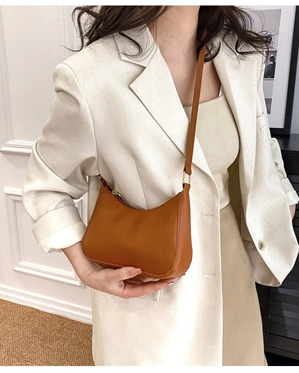 Fashionable and trendy solid-color handbag