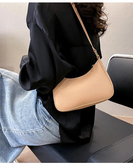 Fashionable and trendy solid-color handbag